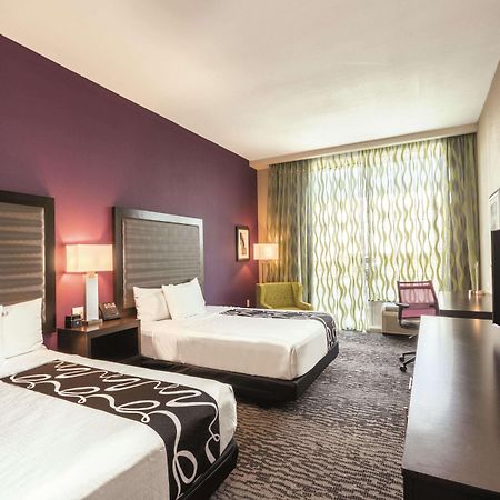 Отель La Quinta By Wyndham Memphis Downtown Экстерьер фото