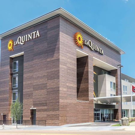 Отель La Quinta By Wyndham Memphis Downtown Экстерьер фото