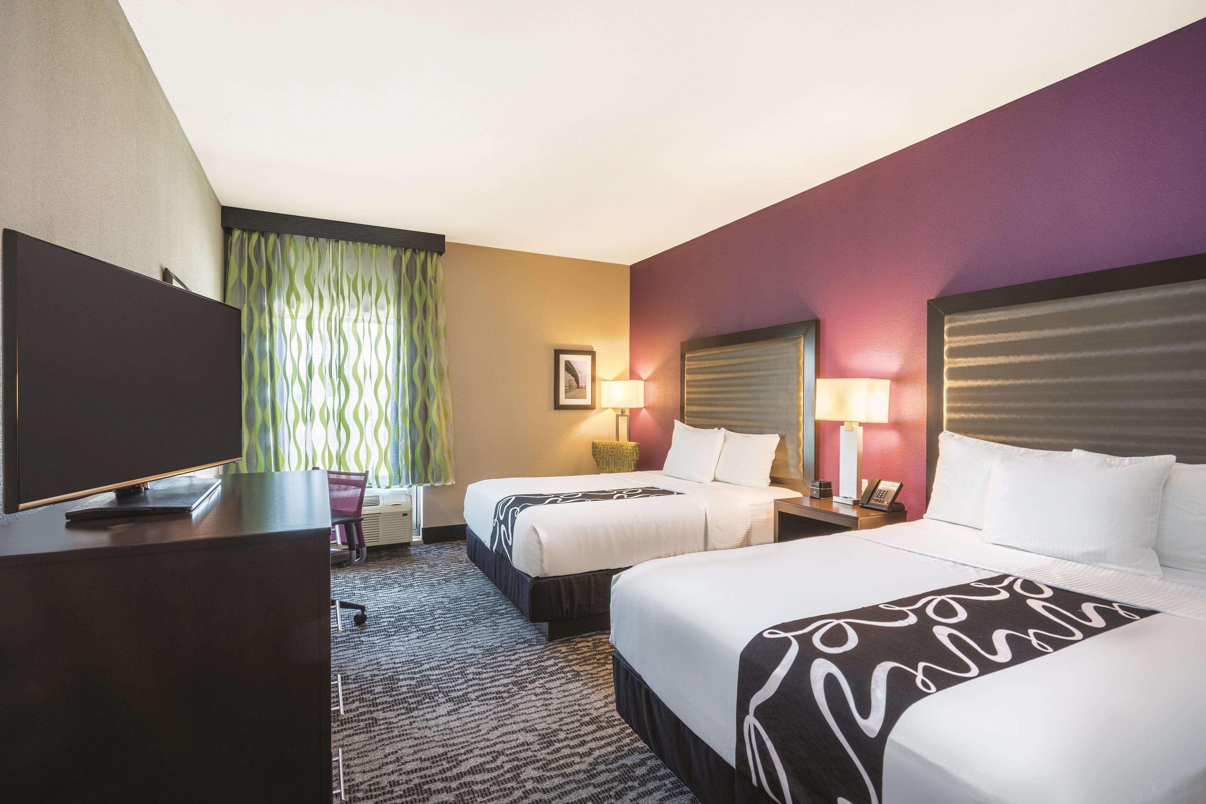 Отель La Quinta By Wyndham Memphis Downtown Экстерьер фото