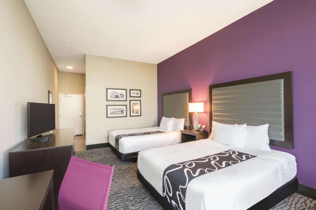 Отель La Quinta By Wyndham Memphis Downtown Экстерьер фото