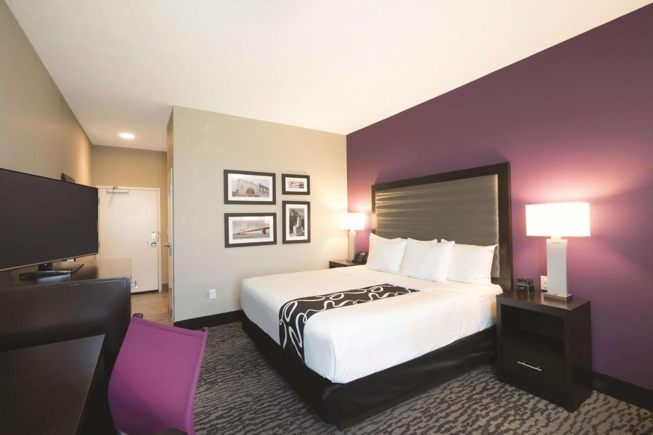 Отель La Quinta By Wyndham Memphis Downtown Экстерьер фото